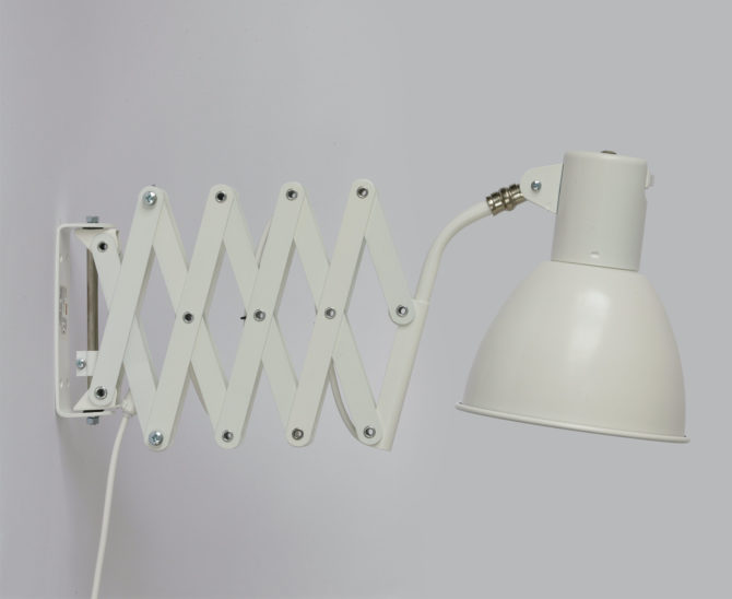 Weiße Scherenlampe für Wandmontage